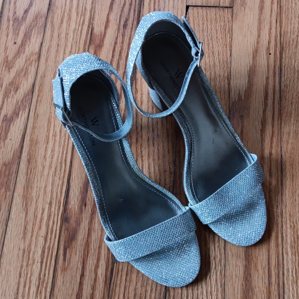 Worthington size 7 silver sparkle heels